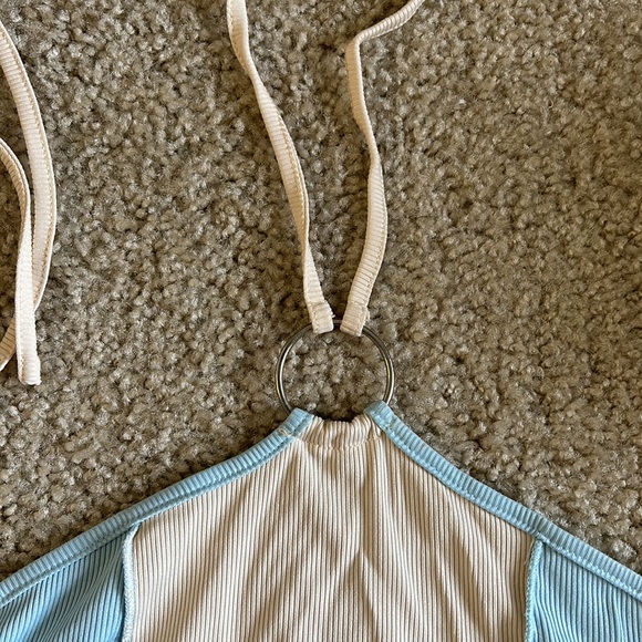 Halter top - Picture 2 of 3